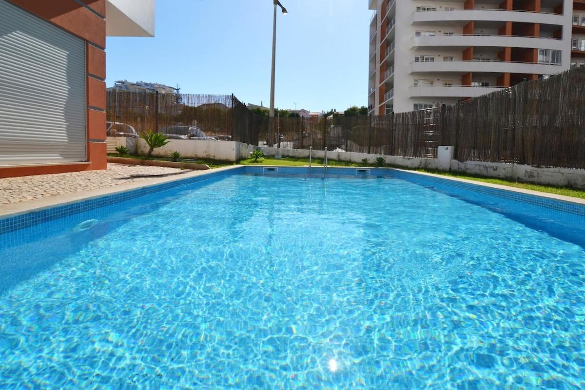 Avo Manela Apartament